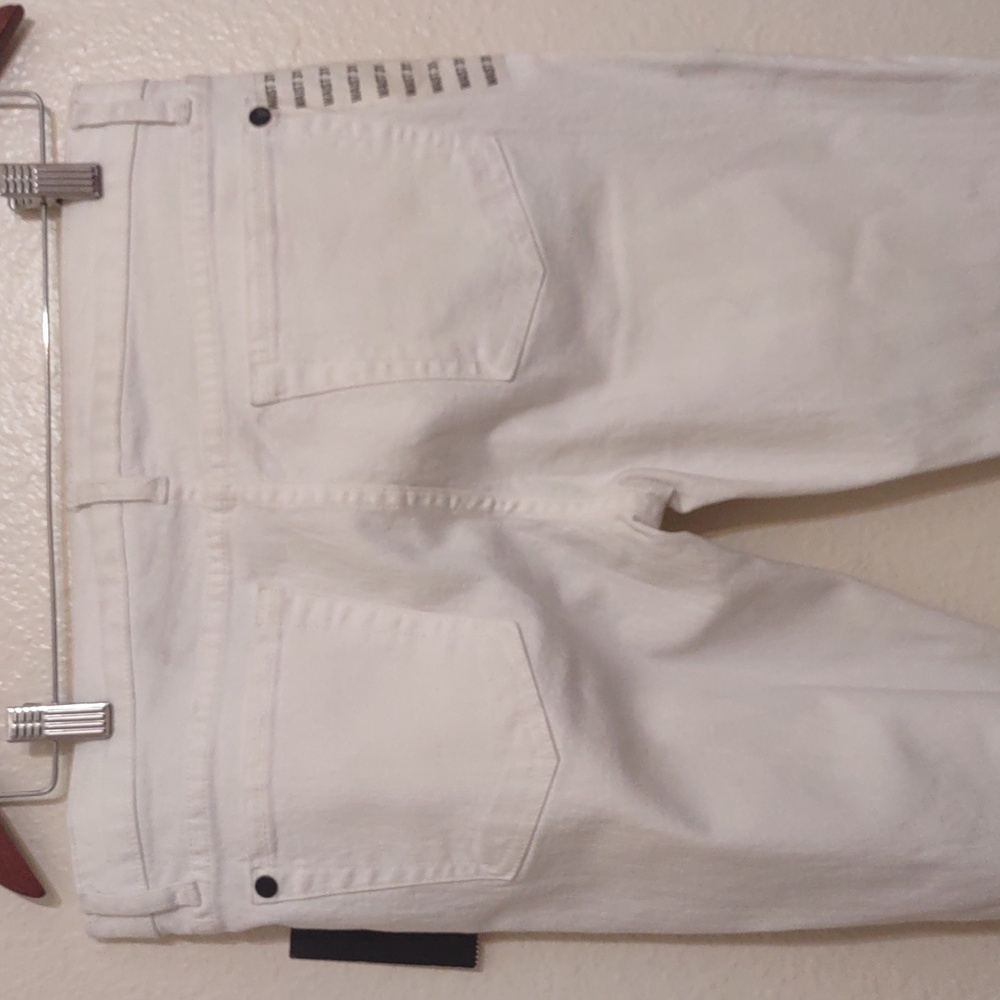 NWT ROCK AND REPUBLIC CARNAGE WHITE PANTS WITH BLACK ZIPPERS ON BACK SIZE 31 - Picture 12 of 15